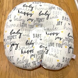 Boppy - newborn launger